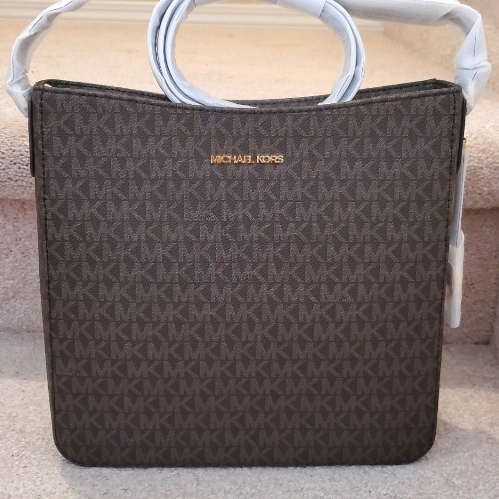 MK Jet Set Messenger Bag